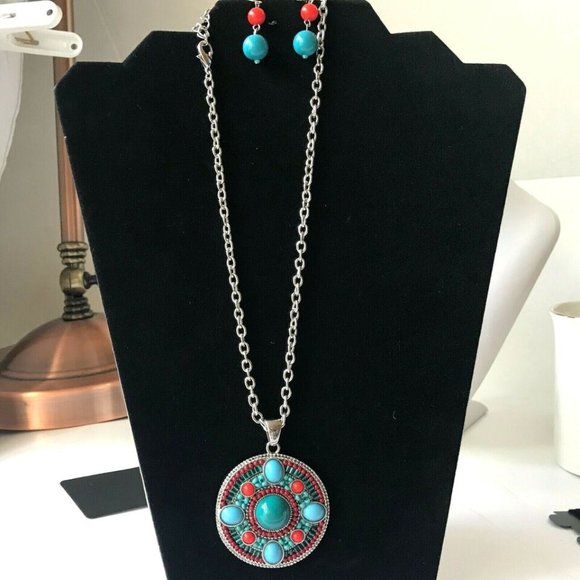 Southwestern Medallion Necklace Earrings Set Pendant Turquoise Beads Silver Tone - Picture 3 of 12